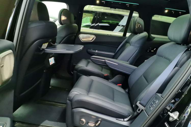 Used Lynk & Co 900 2025 2.0T Ultra Left Rear Seat