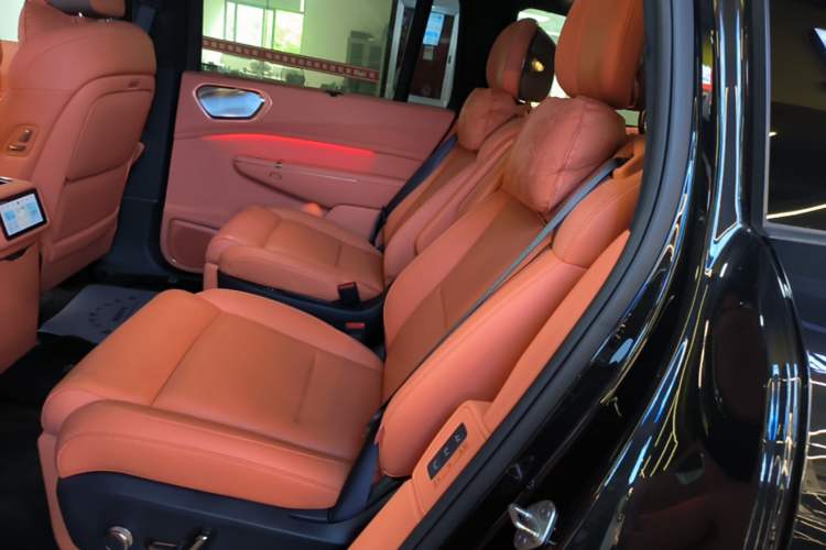 Used Lynk & Co 900 2025 1.5T Ultra Left Rear Seat
