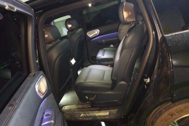Used Lynk & Co 900 2025 2.0T Ultra Left Rear Seat