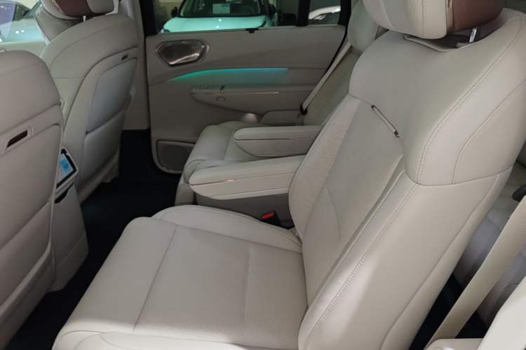 Used Lynk & Co 900 2025 2.0T Exploration Edition Left Rear Seat