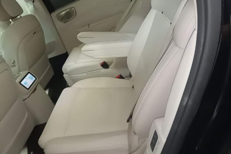 Used Lynk & Co 900 2025 1.5T Ultra Left Rear Seat
