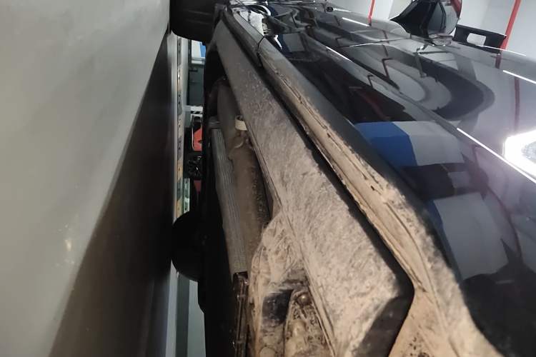 Used Lynk & Co 900 2025 2.0T Ultra Left Side Sill