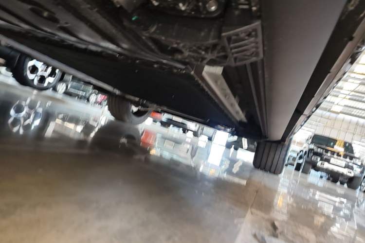 Used Lynk & Co 900 2025 1.5T Ultra Left Side Sill