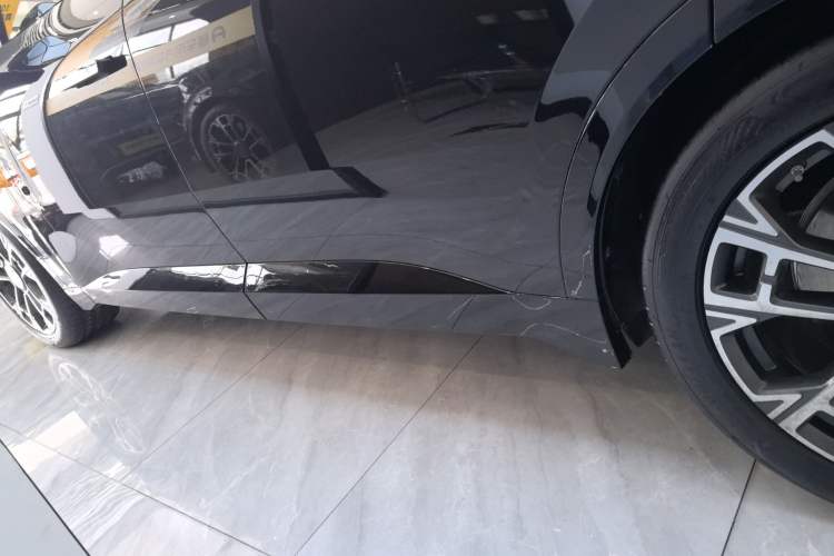 Used Lynk & Co 900 2025 2.0T Ultra Left Side Sill
