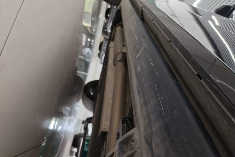 Used Lynk & Co 900 2025 1.5T Ultra Left Side Sill