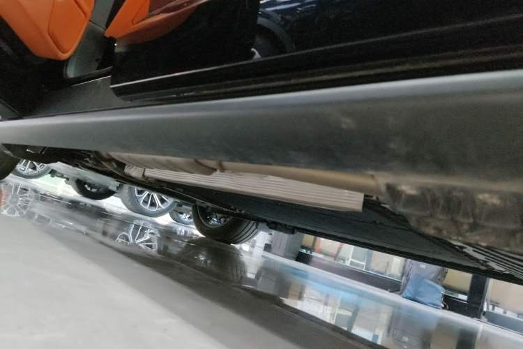 Used Lynk & Co 900 2025 1.5T Ultra Left Side Sill