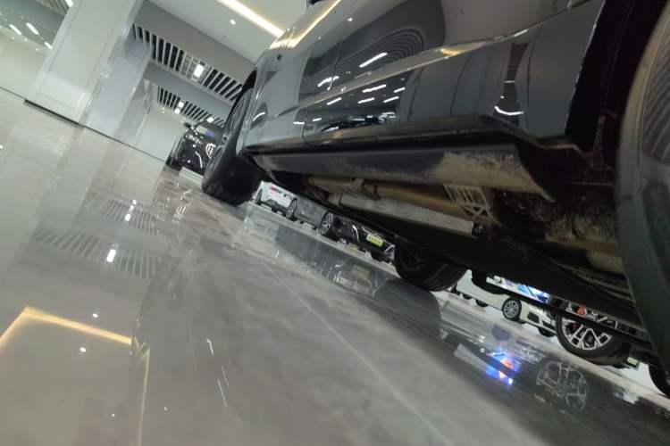 Used Lynk & Co 900 2025 2.0T Ultra Left Side Sill