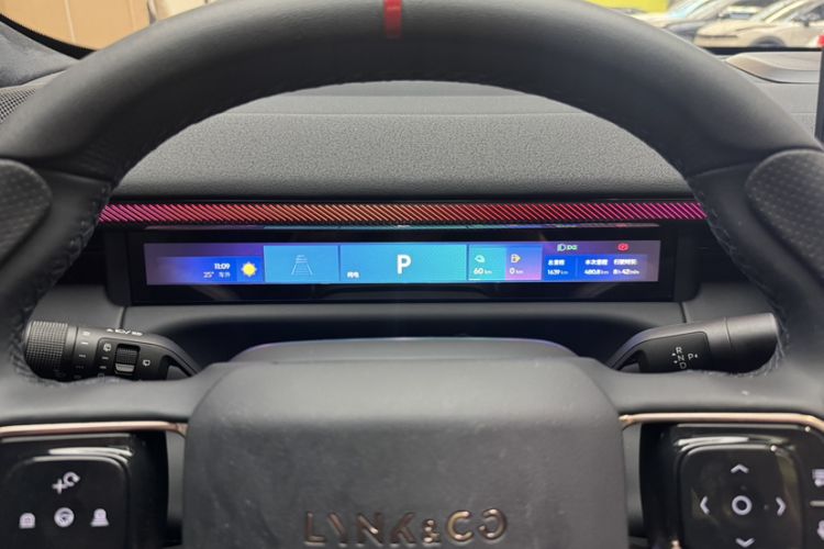 Used Lynk & Co 900 2025 2.0T Ultra Odometer Close Up