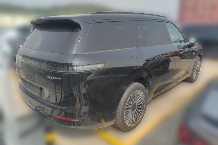 Used Lynk & Co 900 2025 2.0T Exploration Edition Rear Right 45 Deg