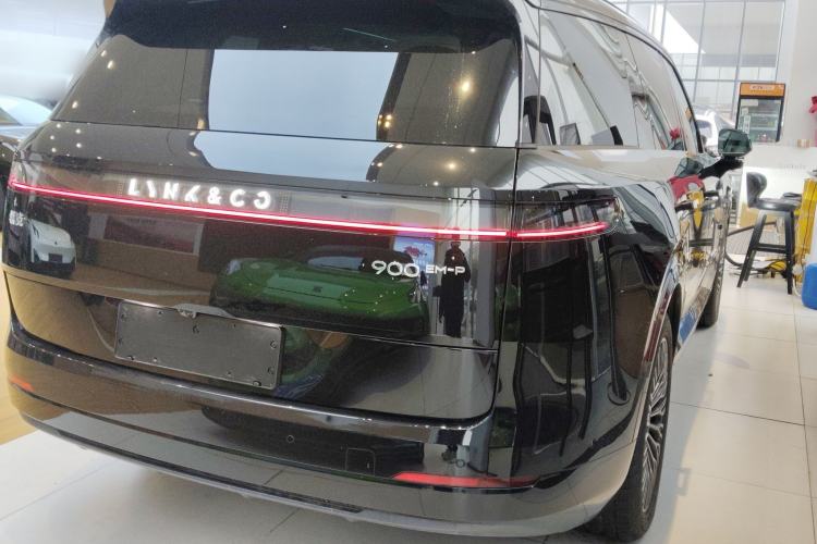 Used Lynk & Co 900 2025 2.0T Exploration Edition Rear Right 45 Deg