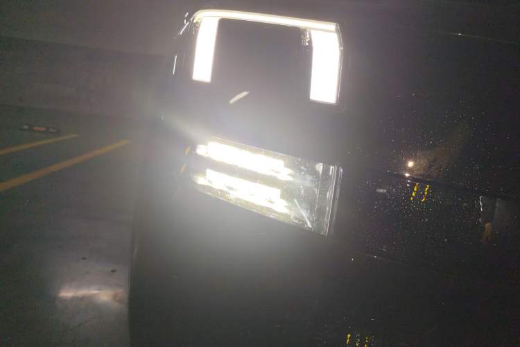 Used Lynk & Co 900 2025 2.0T Ultra Right Front Headlight