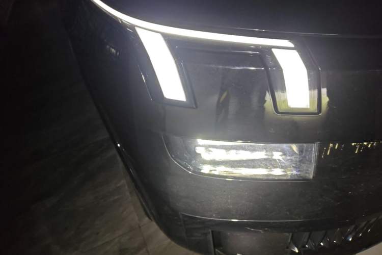 Used Lynk & Co 900 2025 1.5T Ultra Right Front Headlight