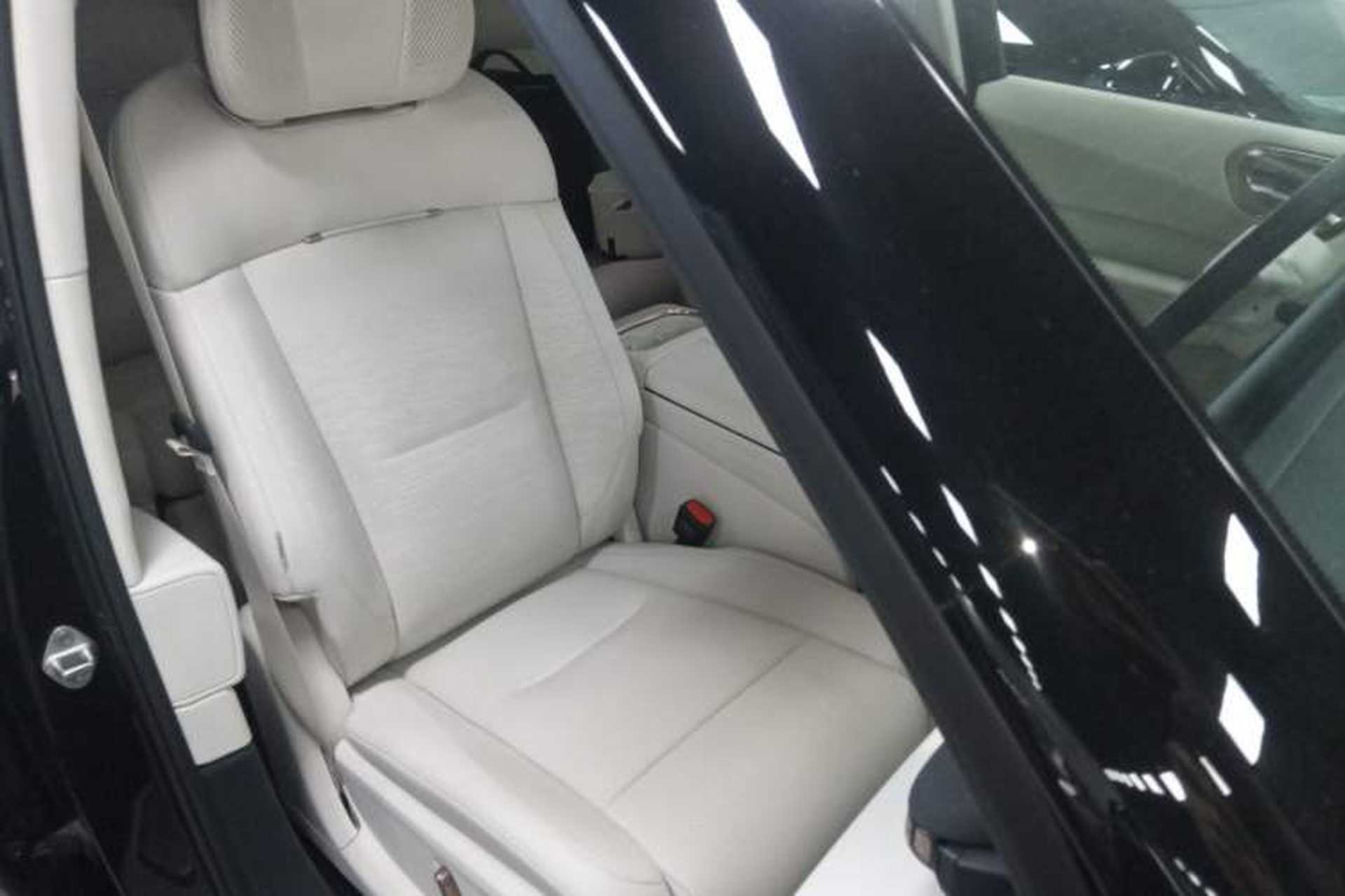 Used Lynk & Co 900 2025 2.0T Exploration Edition Right Front Seat