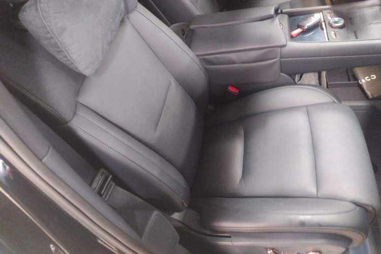Used Lynk & Co 900 2025 1.5T Ultra Right Front Seat
