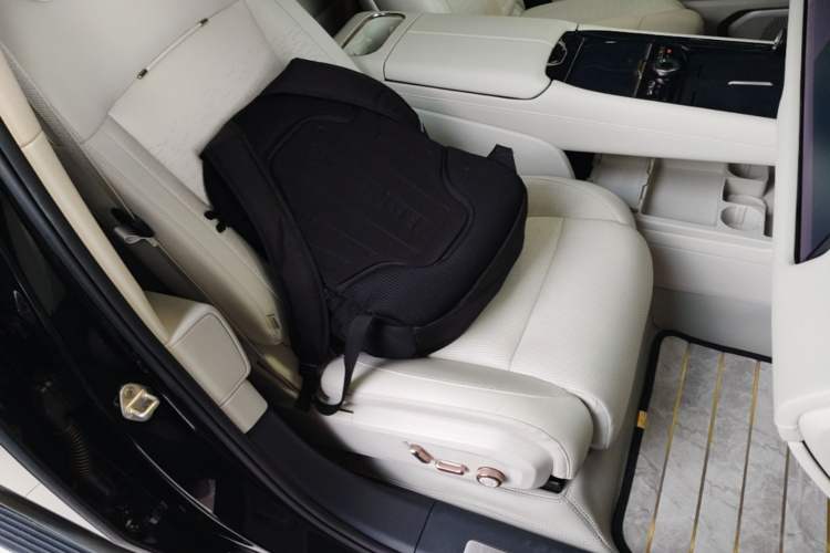 Used Lynk & Co 900 2025 1.5T Ultra Right Front Seat