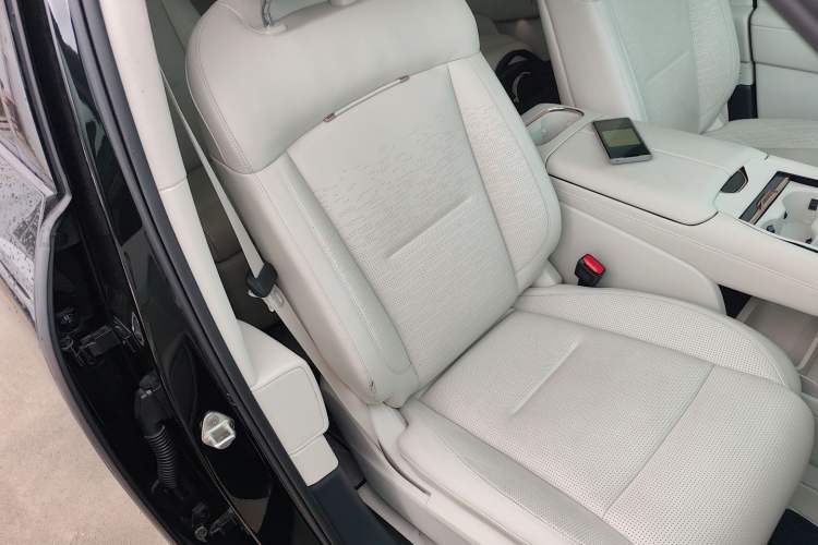 Used Lynk & Co 900 2025 2.0T Ultra Right Front Seat