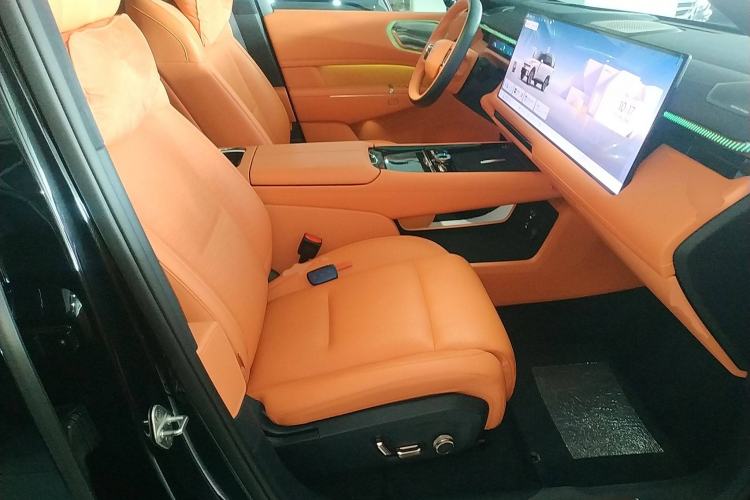 Used Lynk & Co 900 2025 1.5T Ultra Right Front Seat