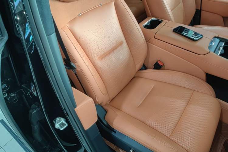 Used Lynk & Co 900 2025 1.5T Ultra Right Front Seat