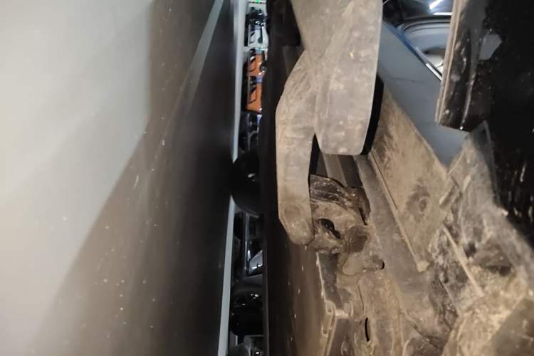 Used Lynk & Co 900 2025 2.0T Ultra Right Side Sill