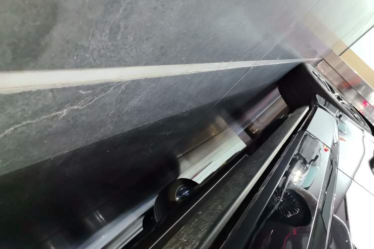 Used Lynk & Co 900 2025 2.0T Ultra Right Side Sill