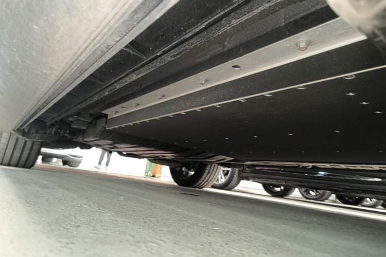 Used Lynk & Co 900 2025 2.0T Ultra Right Side Sill