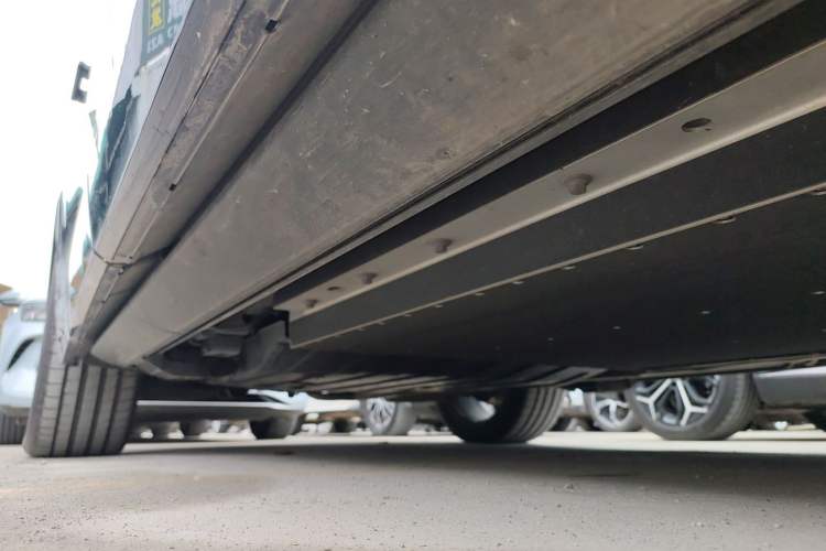 Used Lynk & Co 900 2025 2.0T Ultra Right Side Sill