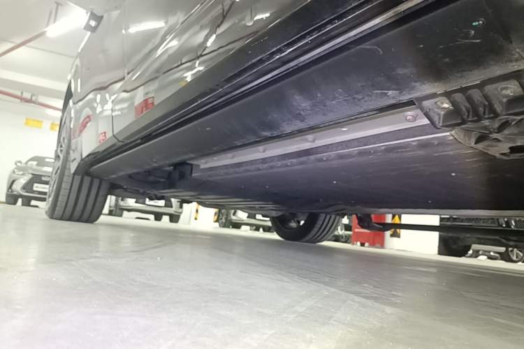 Used Lynk & Co 900 2025 1.5T Ultra Right Side Sill