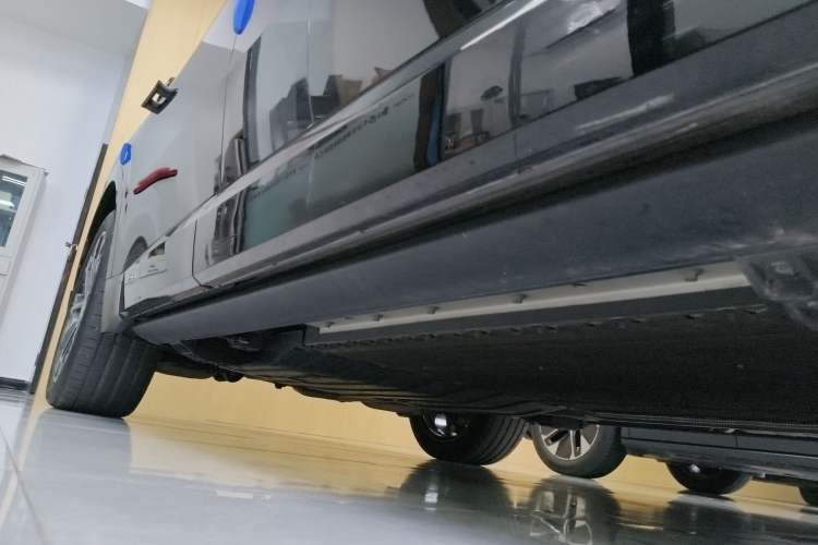 Used Lynk & Co 900 2025 1.5T Ultra Right Side Sill