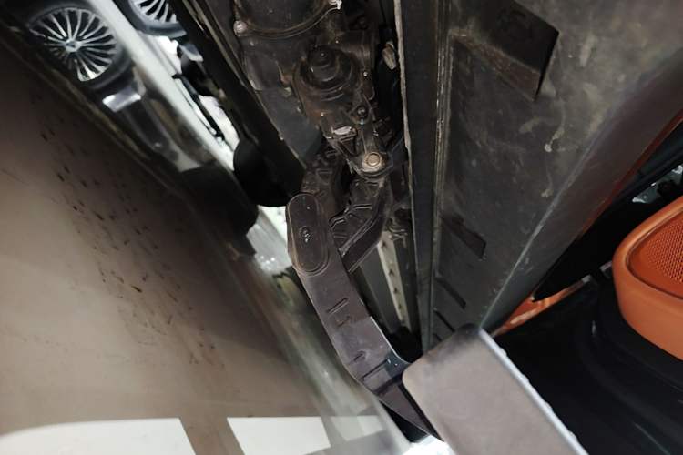 Used Lynk & Co 900 2025 2.0T Ultra Right Side Sill