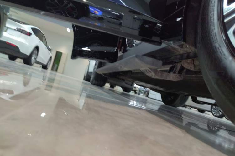 Used Lynk & Co 900 2025 2.0T Ultra Right Side Sill