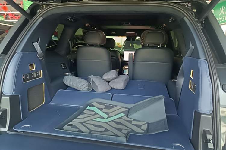 Used Lynk & Co 900 2025 2.0T Exploration Edition Trunk