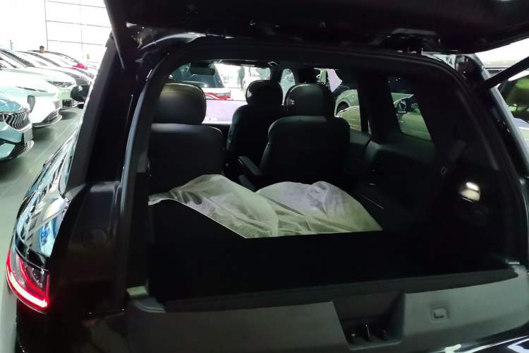 Used Lynk & Co 900 2025 2.0T Ultra Trunk