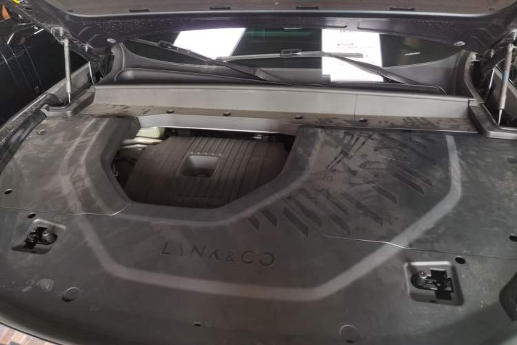Used Lynk & Co 900 2025 2.0T Ultra Engine Bay