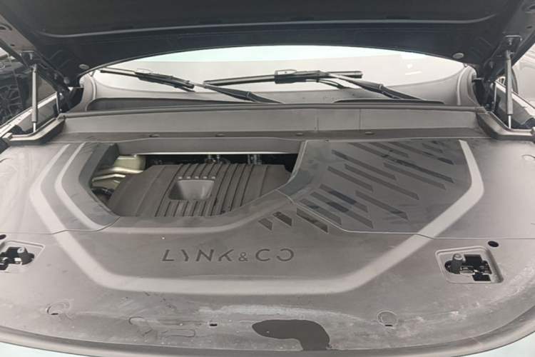 Used Lynk & Co 900 2025 2.0T Ultra Engine Bay