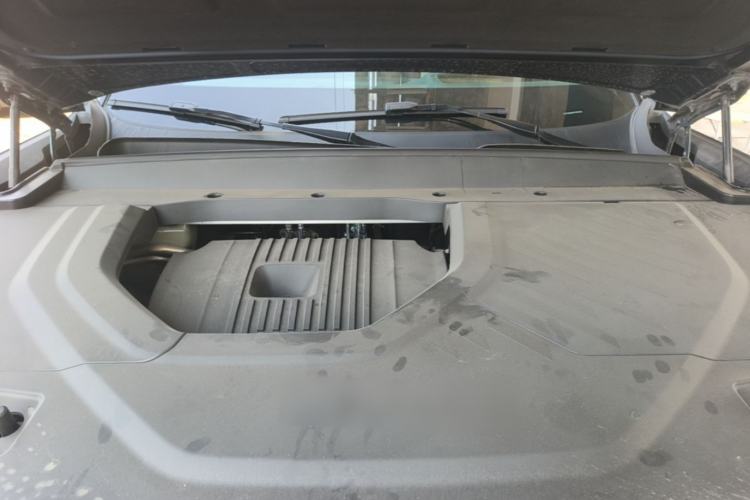 Used Lynk & Co 900 2025 2.0T Ultra Engine Bay