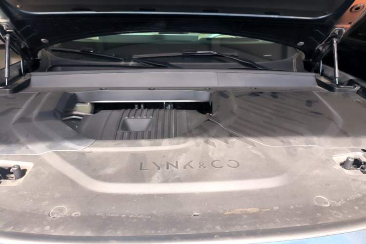 Used Lynk & Co 900 2025 2.0T Ultra Engine Bay
