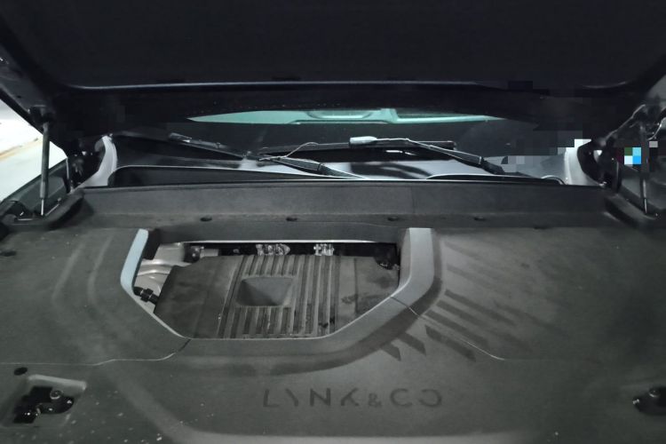 Used Lynk & Co 900 2025 2.0T Ultra Engine Bay