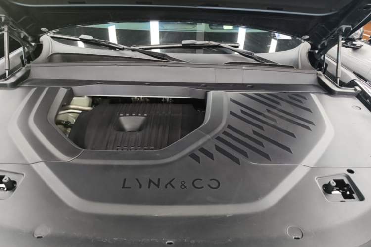 Used Lynk & Co 900 2025 2.0T Ultra Engine Bay
