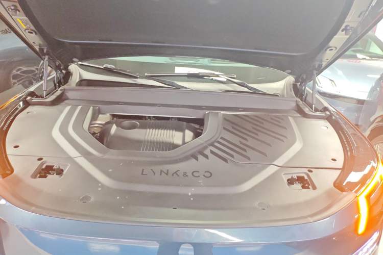 Used Lynk & Co 900 2025 1.5T Ultra Engine Bay