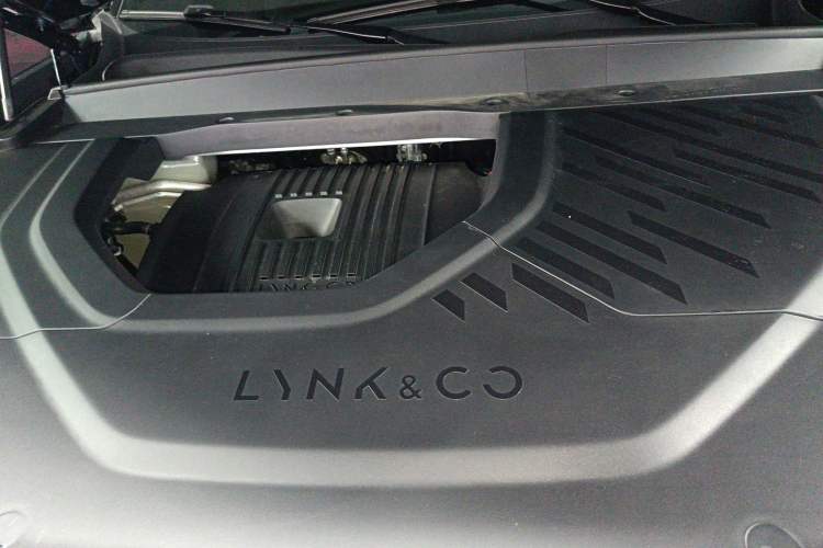 Used Lynk & Co 900 2025 2.0T Ultra Engine Bay