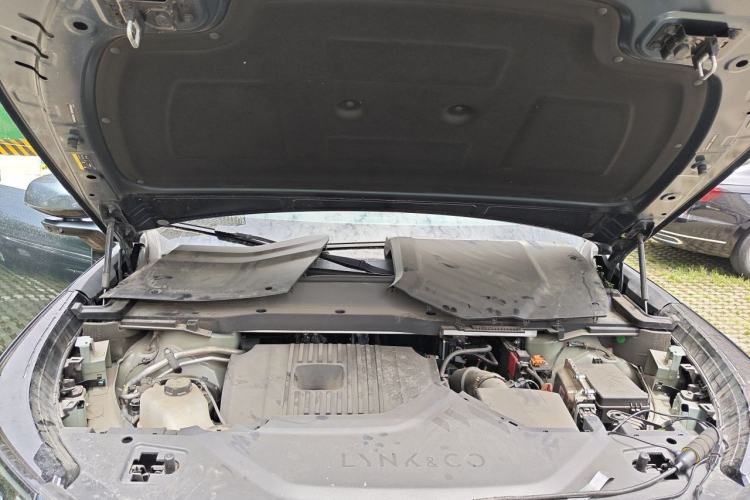Used Lynk & Co 900 2025 2.0T Ultra Engine Bay