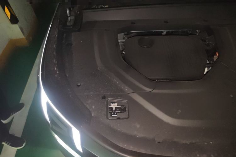 Used Lynk & Co 900 2025 1.5T Ultra Engine Bay Right