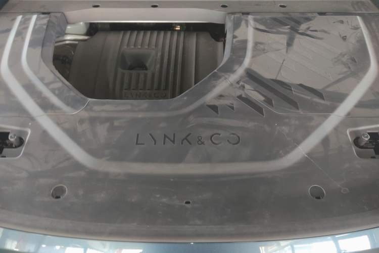 Used Lynk & Co 900 2025 2.0T Ultra Engine Bay