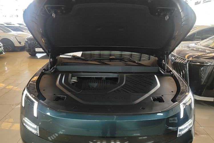 Used Lynk & Co 900 2025 2.0T Ultra Engine Bay
