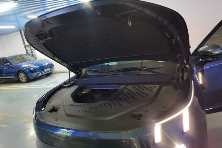 Used Lynk & Co 900 2025 2.0T Ultra Engine Bay