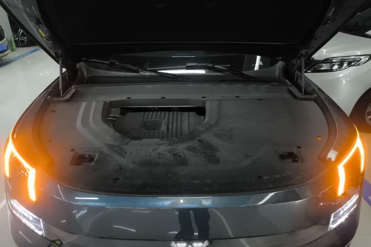 Used Lynk & Co 900 2025 2.0T Ultra Engine Bay
