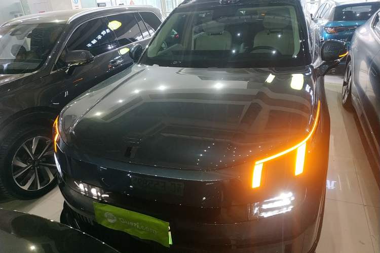 Used Lynk & Co 900 2025 2.0T Exploration Edition Exterior 1
