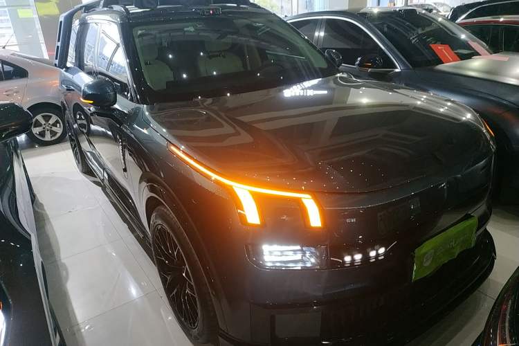 Used Lynk & Co 900 2025 2.0T Exploration Edition Exterior 2
