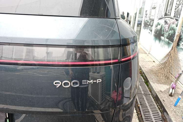 Used Lynk & Co 900 2025 2.0T Ultra Exterior 3