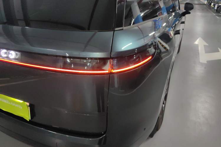 Used Lynk & Co 900 2025 2.0T Ultra Exterior 3